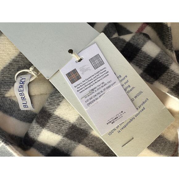 NWT Burberry Archive Beige Classic Check Wool Cape Fringe Shawl Italy 225x85 - Picture 9 of 16
